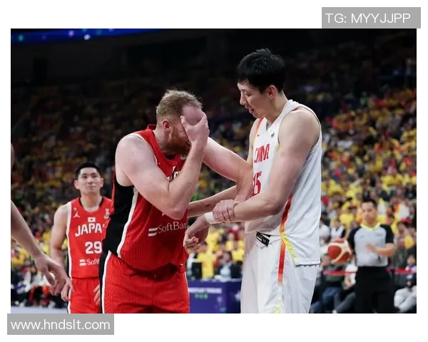 足球球星护球技巧展示 细节分析与精彩瞬间回顾